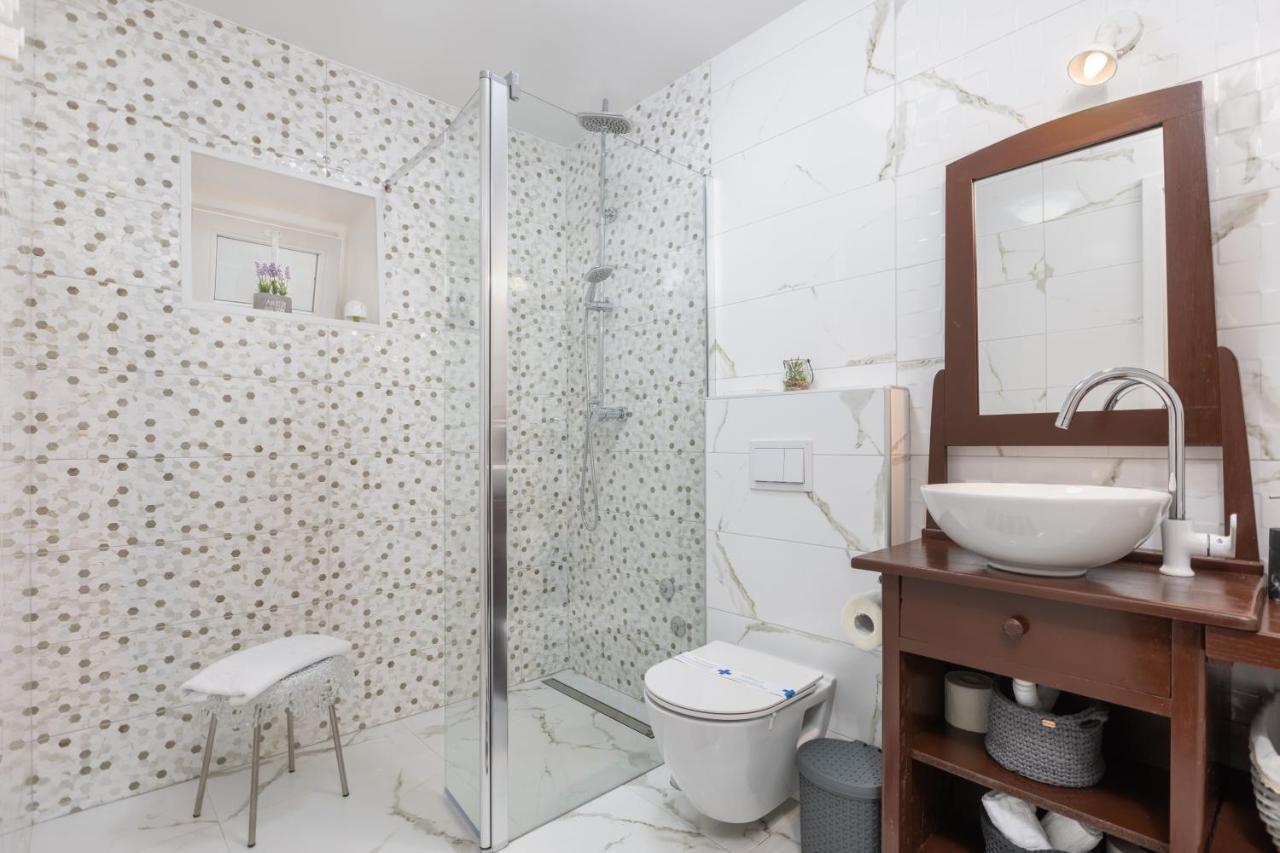 Apartments Mikulin Family Punat Exterior photo