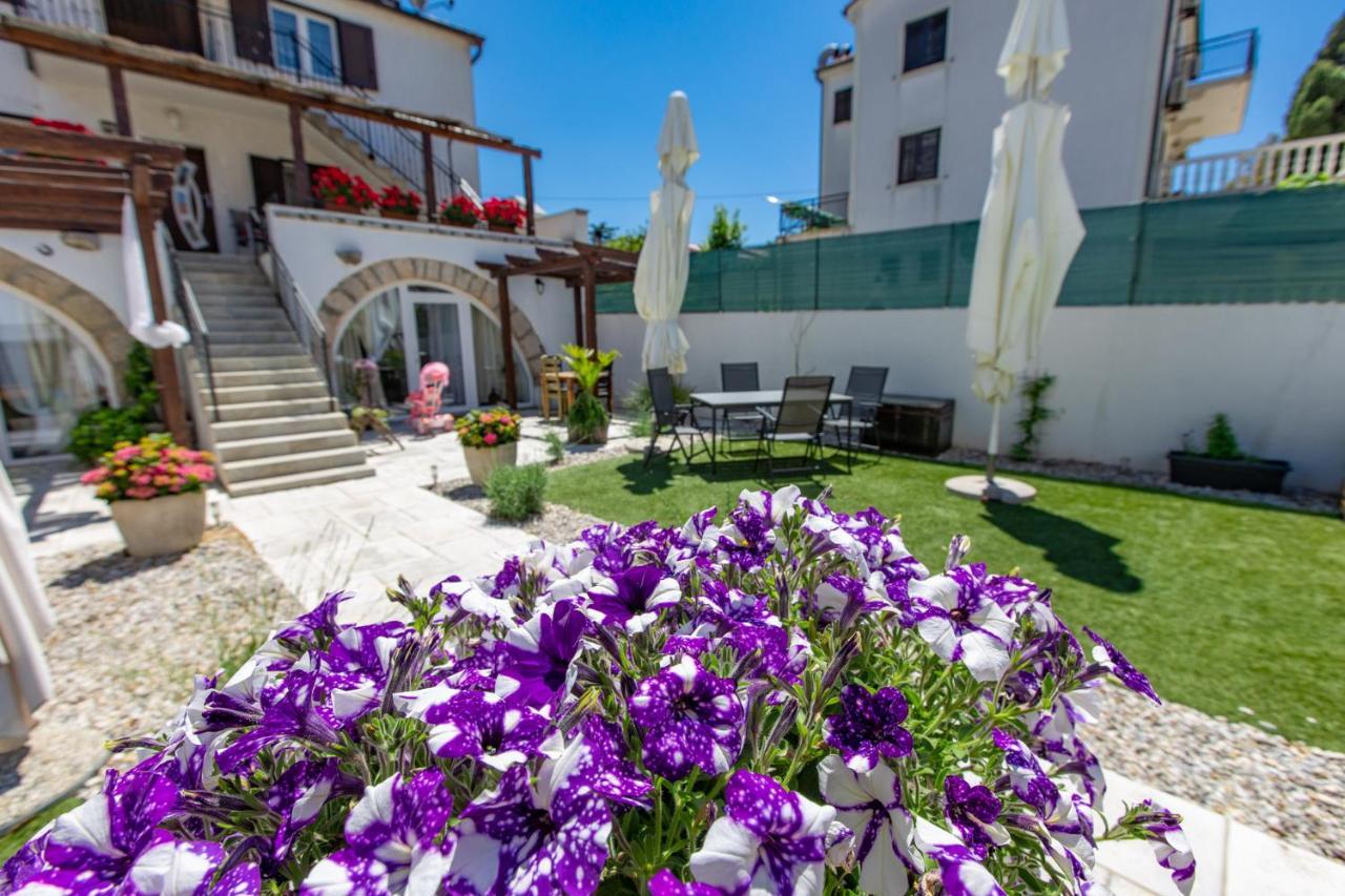 Apartments Mikulin Family Punat Exterior photo